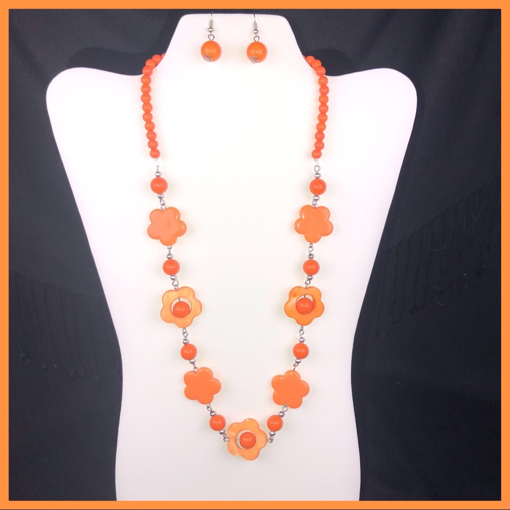 SUPER FUN CARVED FLOWERS JEWELRY SET